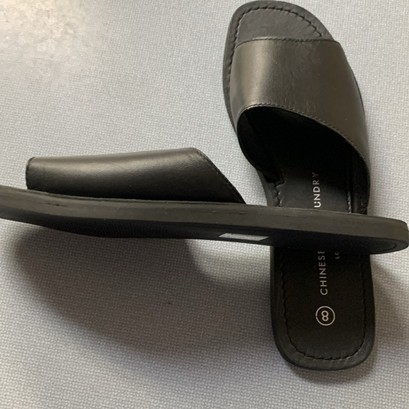 New black leather upper slides by Chinese Laundry, size 8 - Picture 5 of 5